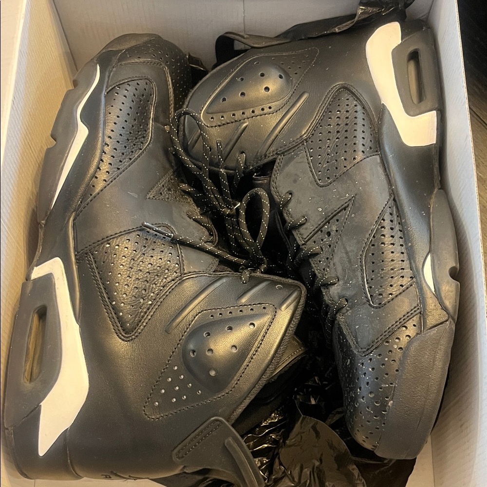 Jordan Black and White Men's Sneakers Air Jordan Retro 6